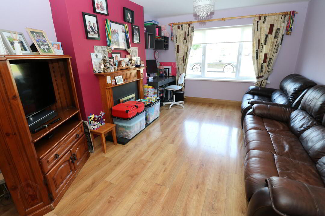 23 Castle Glen 5 of 33