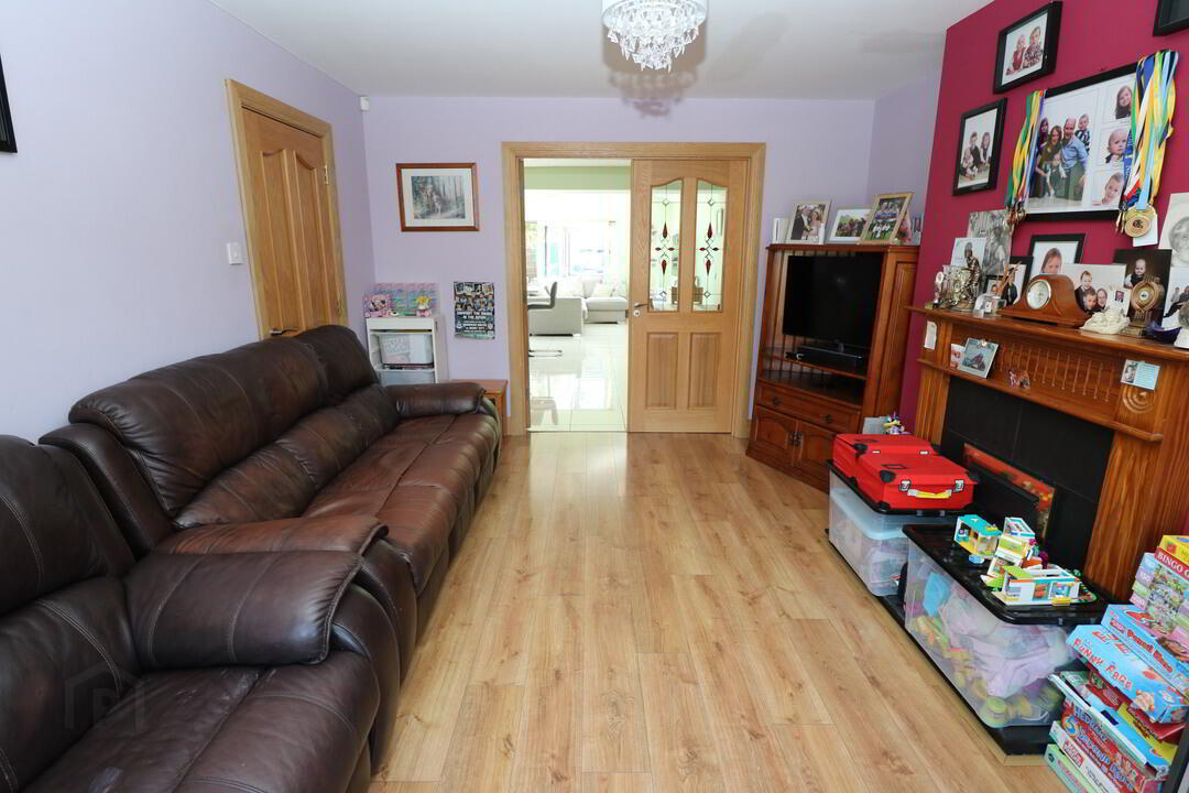 23 Castle Glen 6 of 33