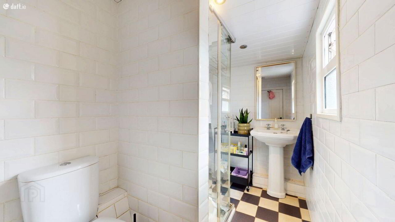 9 Phibsborough Avenue 23 of 25