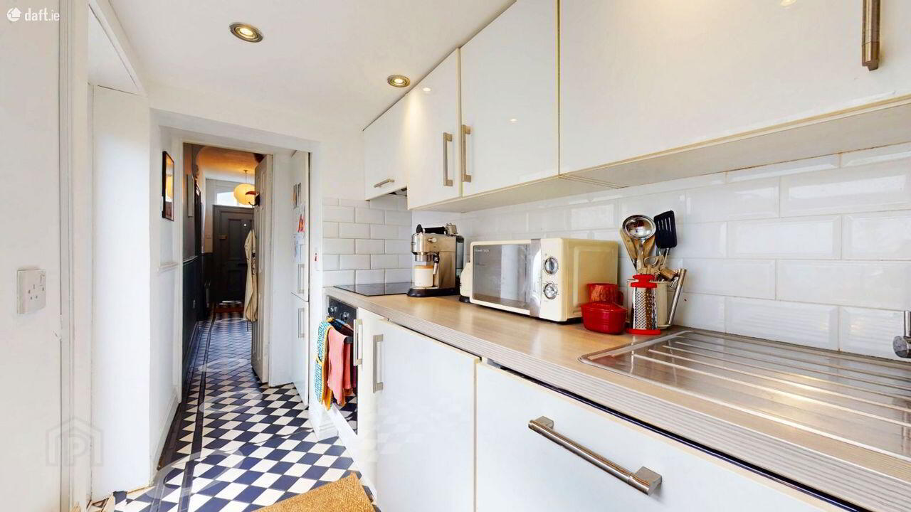 9 Phibsborough Avenue 11 of 25