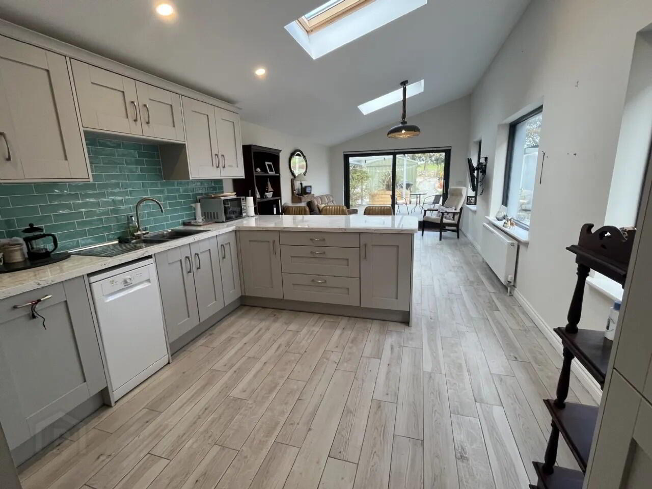 Pier Road 3 of 25