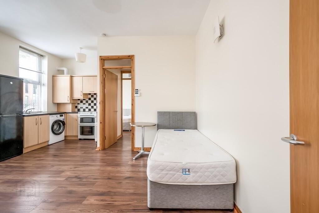 6 Langtry Court 3 of 9