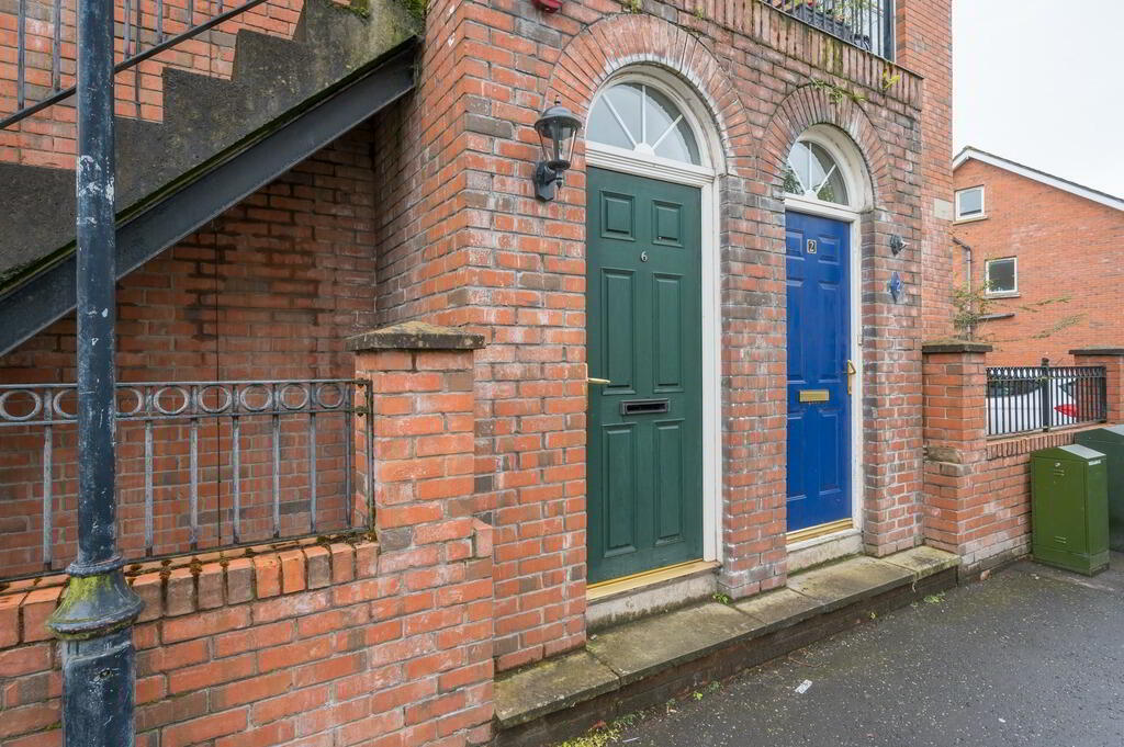 6 Langtry Court 1 of 9