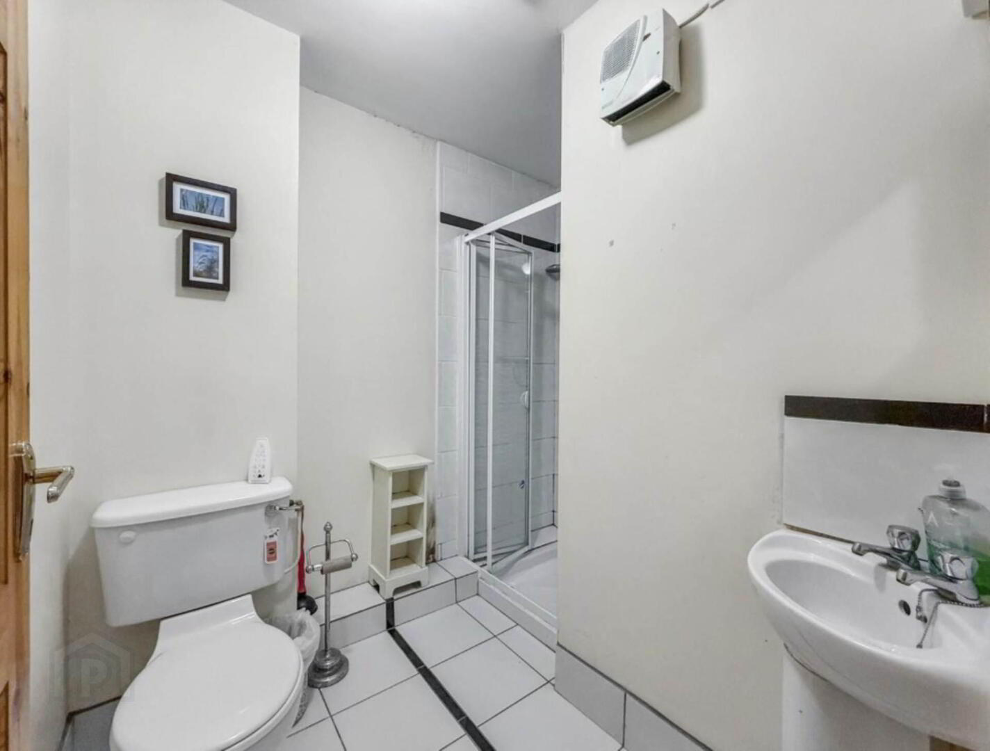 Apt 7, Hazelgrove 5 of 10