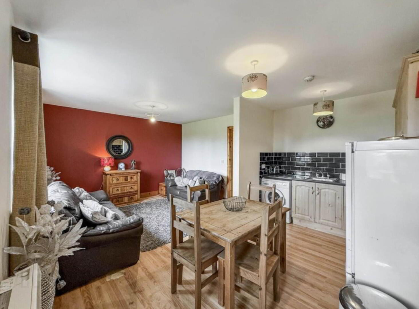 Apt 7, Hazelgrove 2 of 10