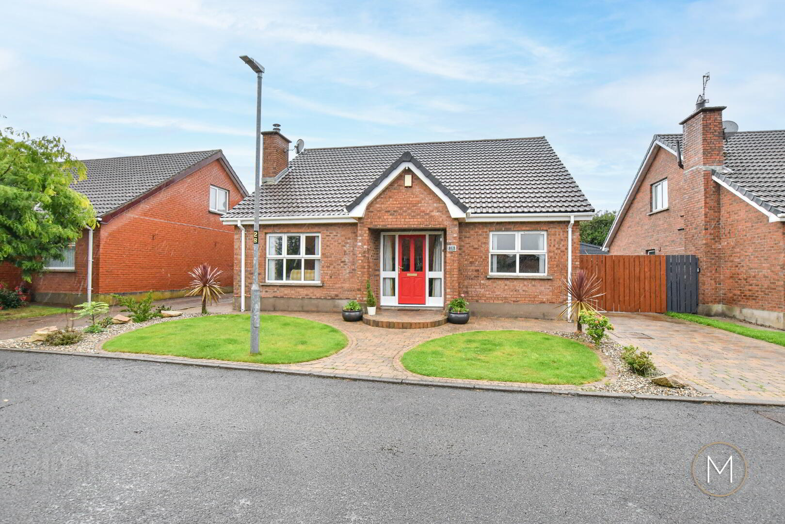16 Laurelvale 2 of 48