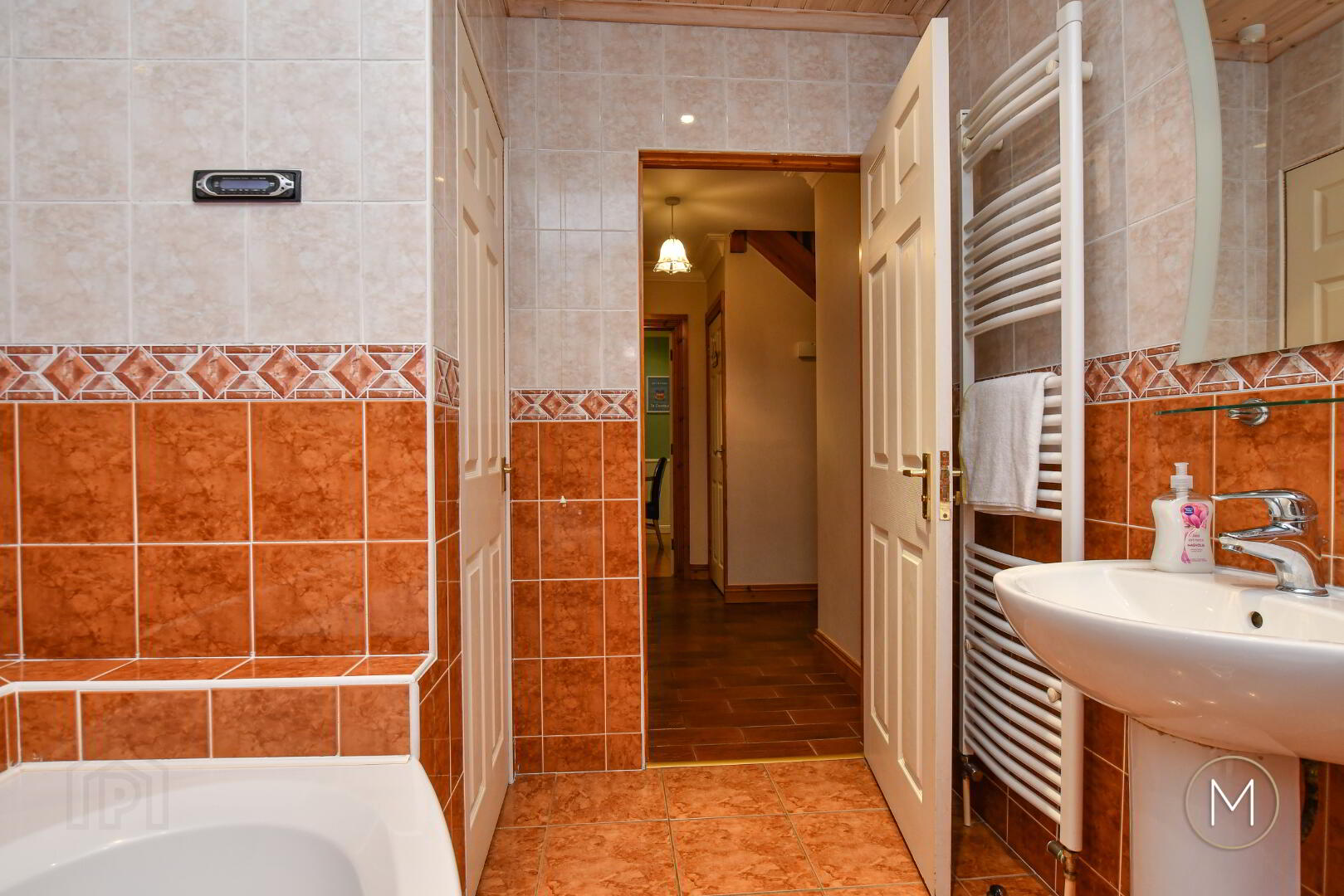 16 Laurelvale 20 of 48