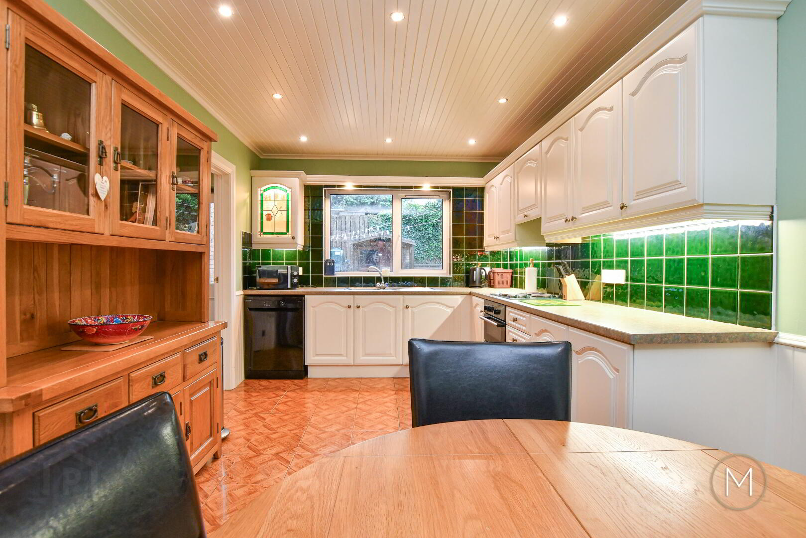 16 Laurelvale 22 of 48