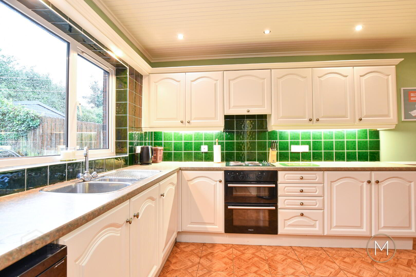 16 Laurelvale 24 of 48