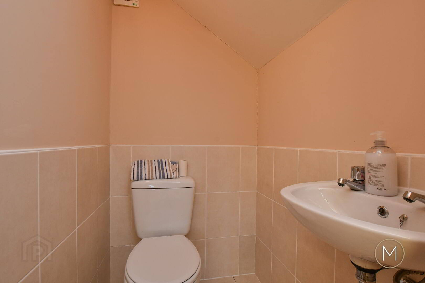 16 Laurelvale 42 of 48