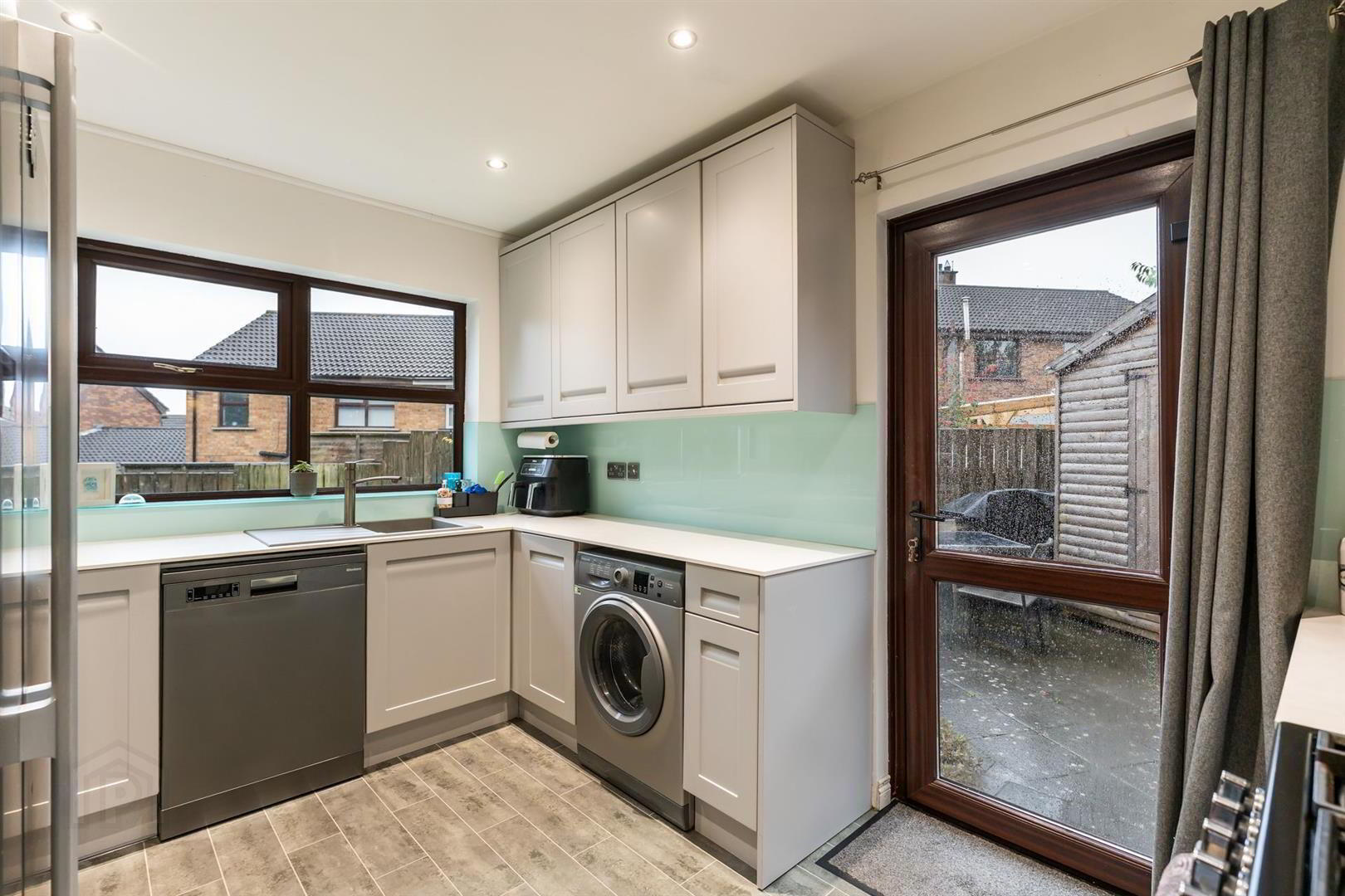 16 Glen Annesley Park 10 of 26