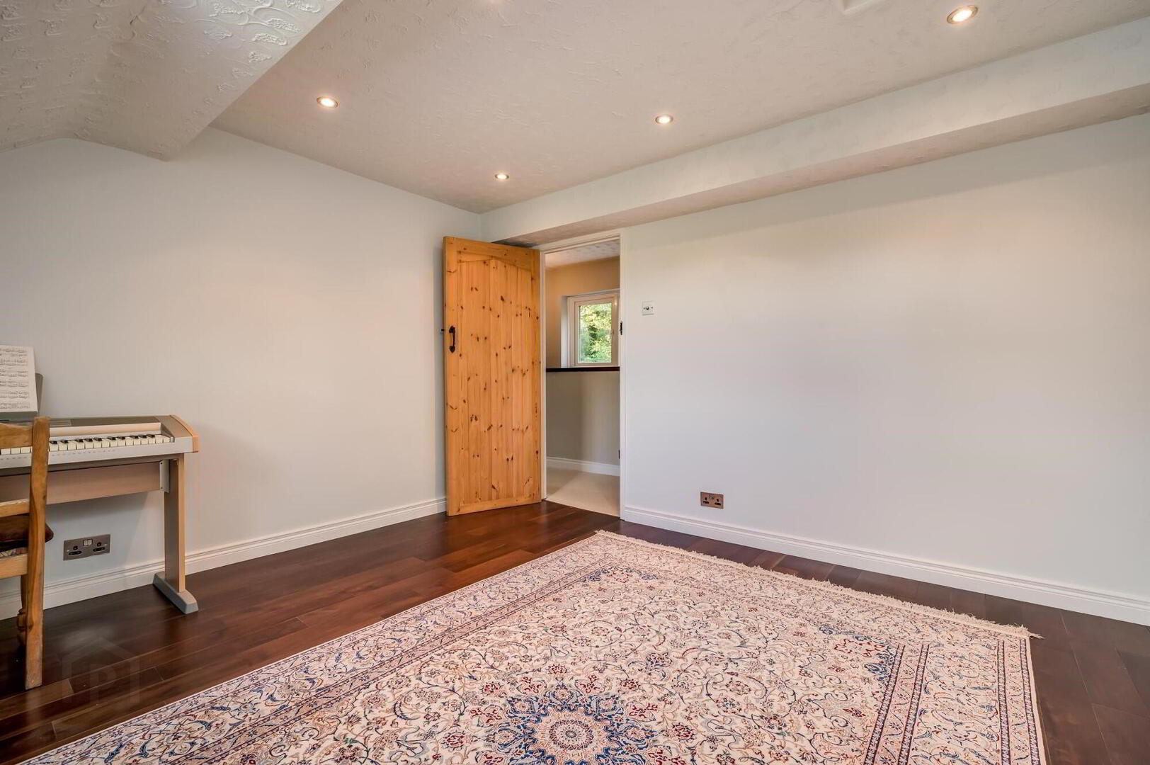 51 Curragh Road 23 of 40