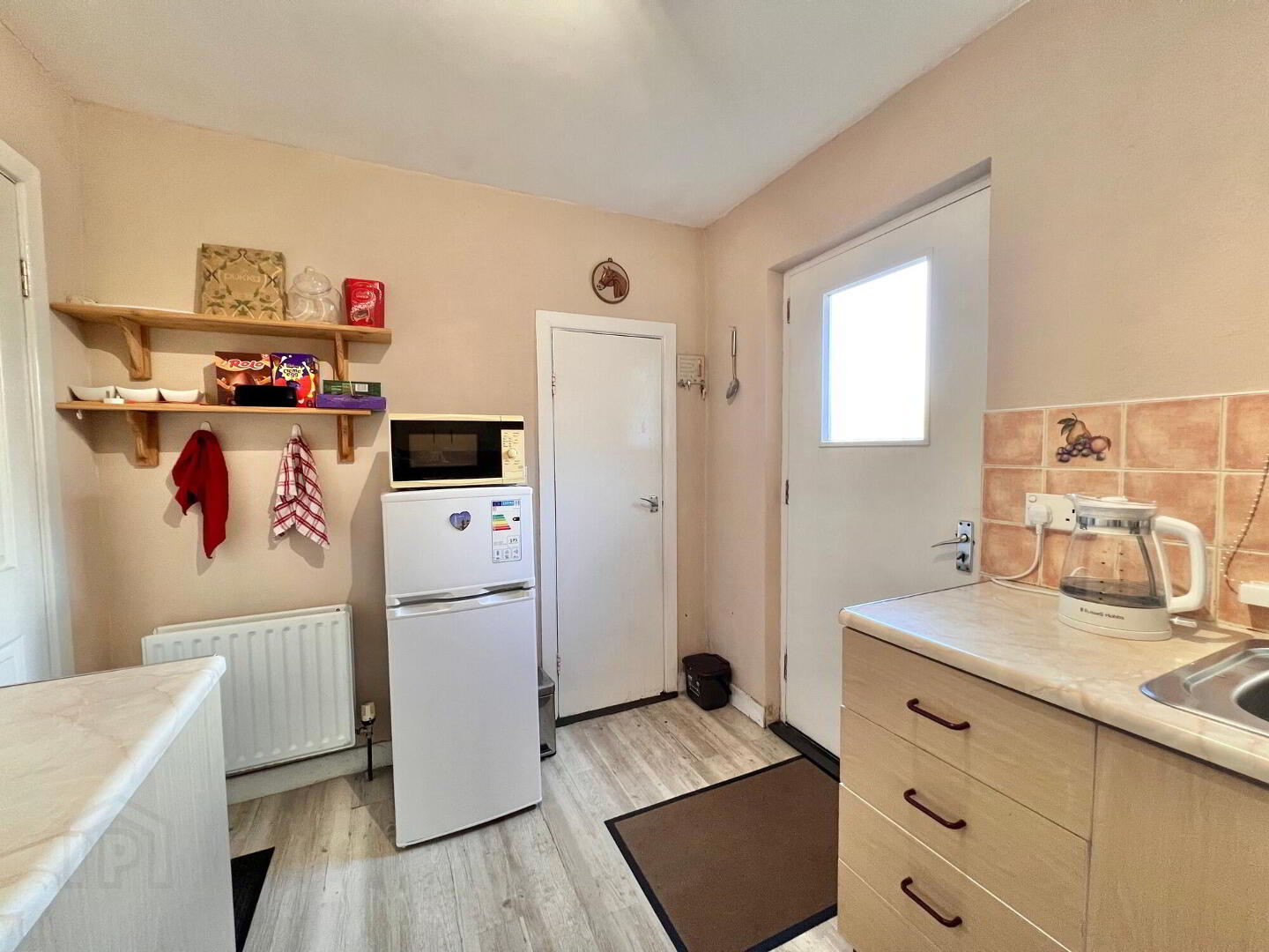 147 Hillhead Road 8 of 24