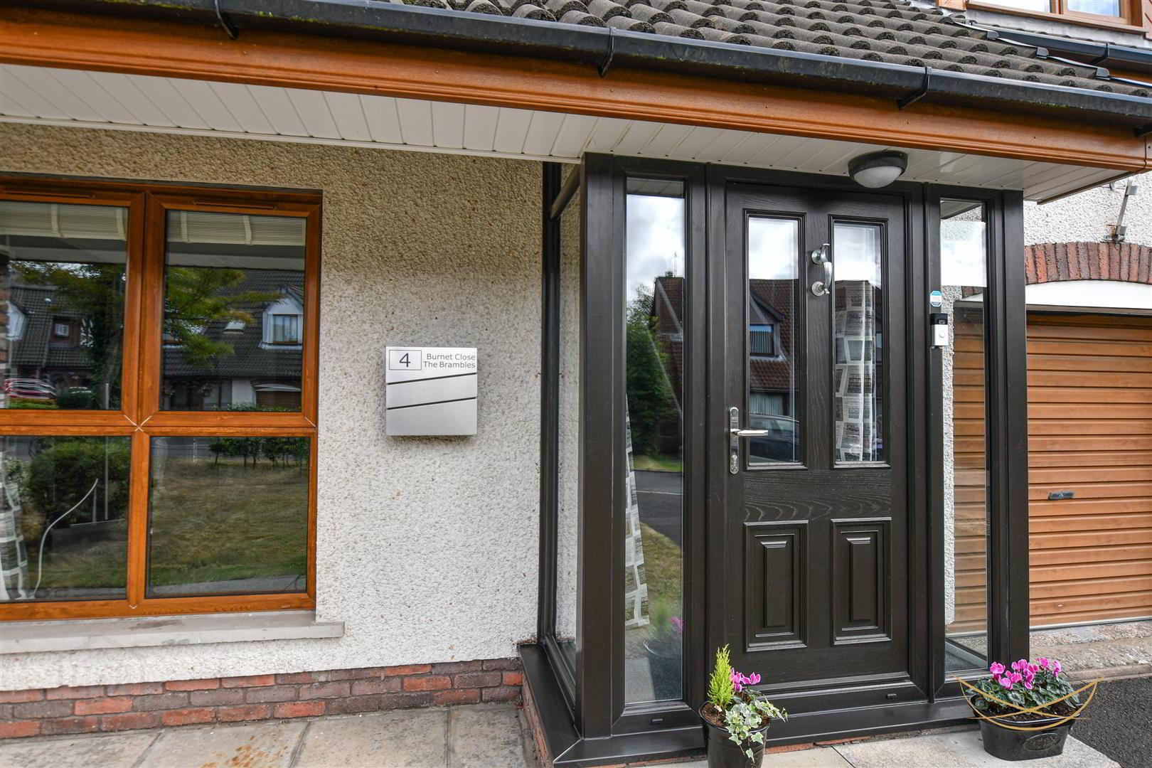 4 Burnet Close 3 of 52