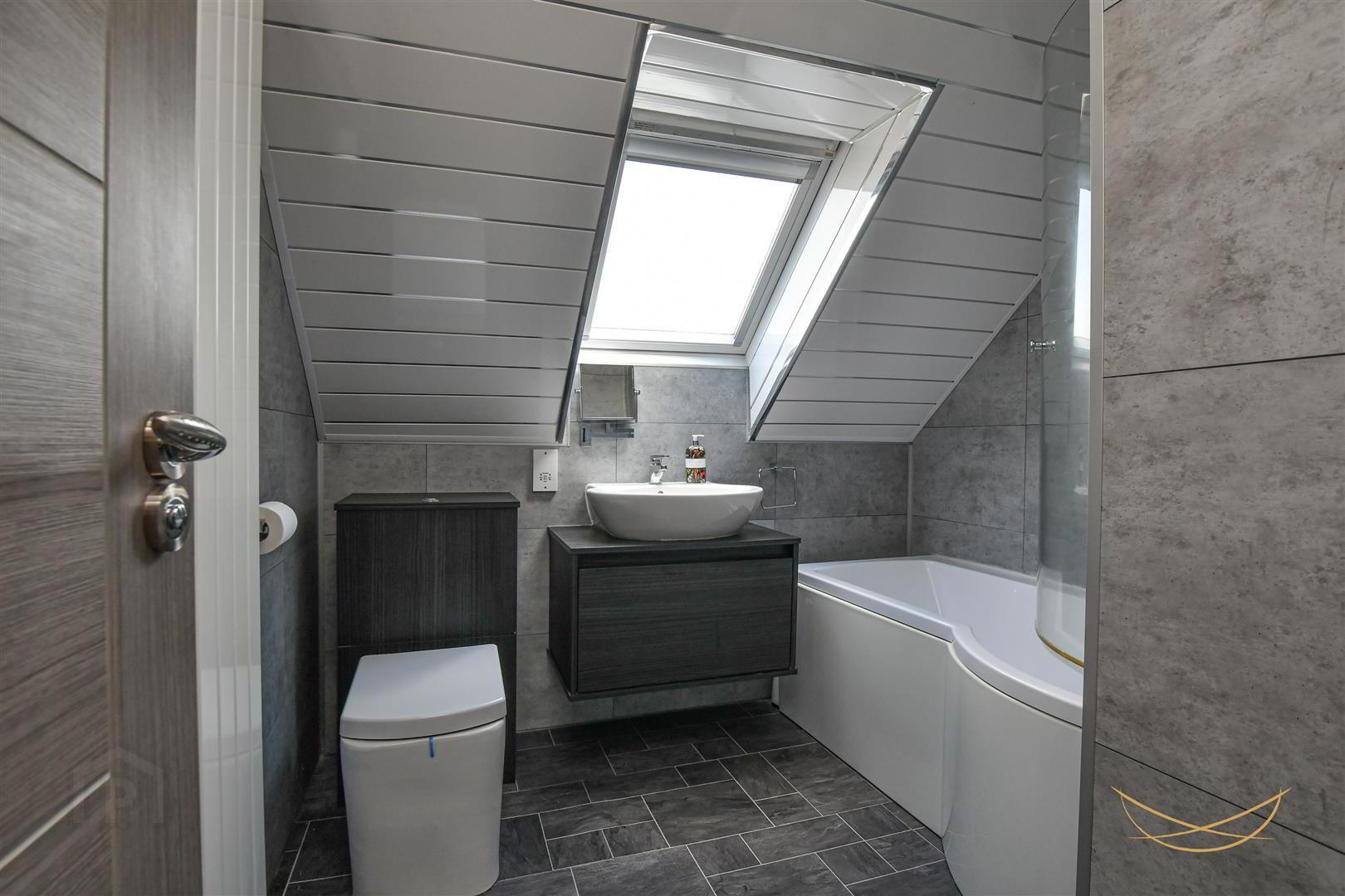 4 Burnet Close 33 of 52