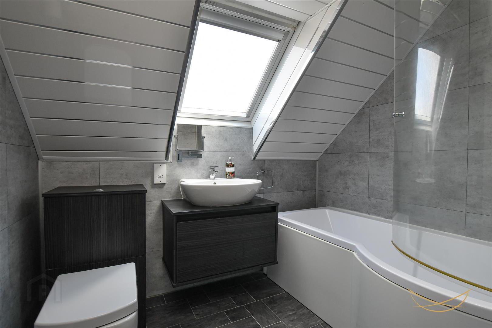 4 Burnet Close 34 of 52