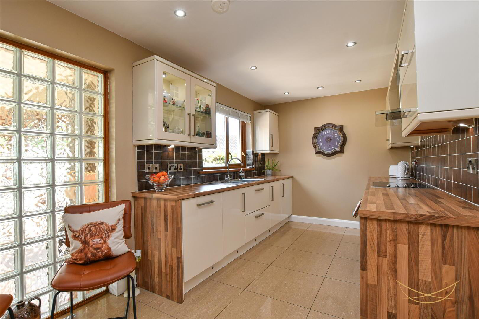 4 Burnet Close 10 of 52