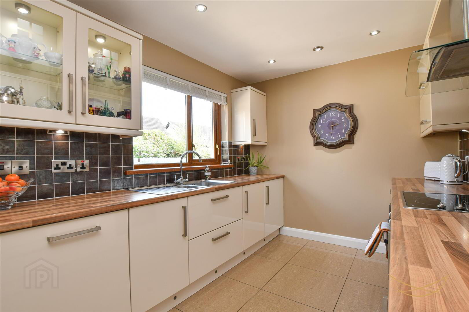 4 Burnet Close 12 of 52