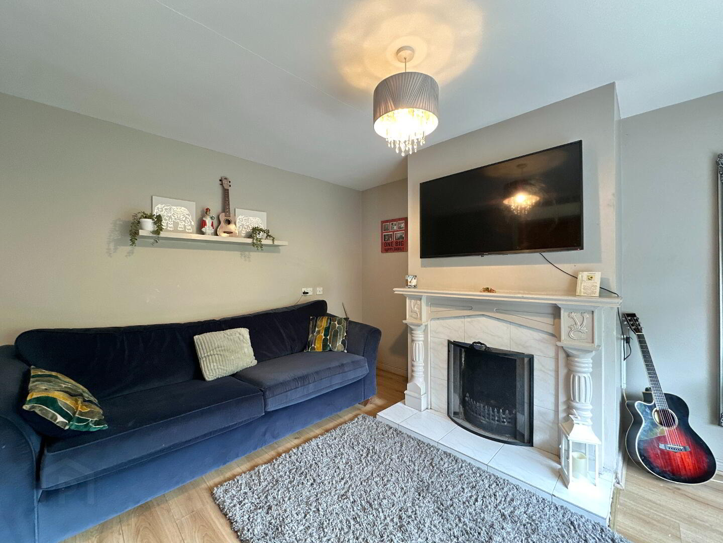 1 Calmor Crescent 5 of 17