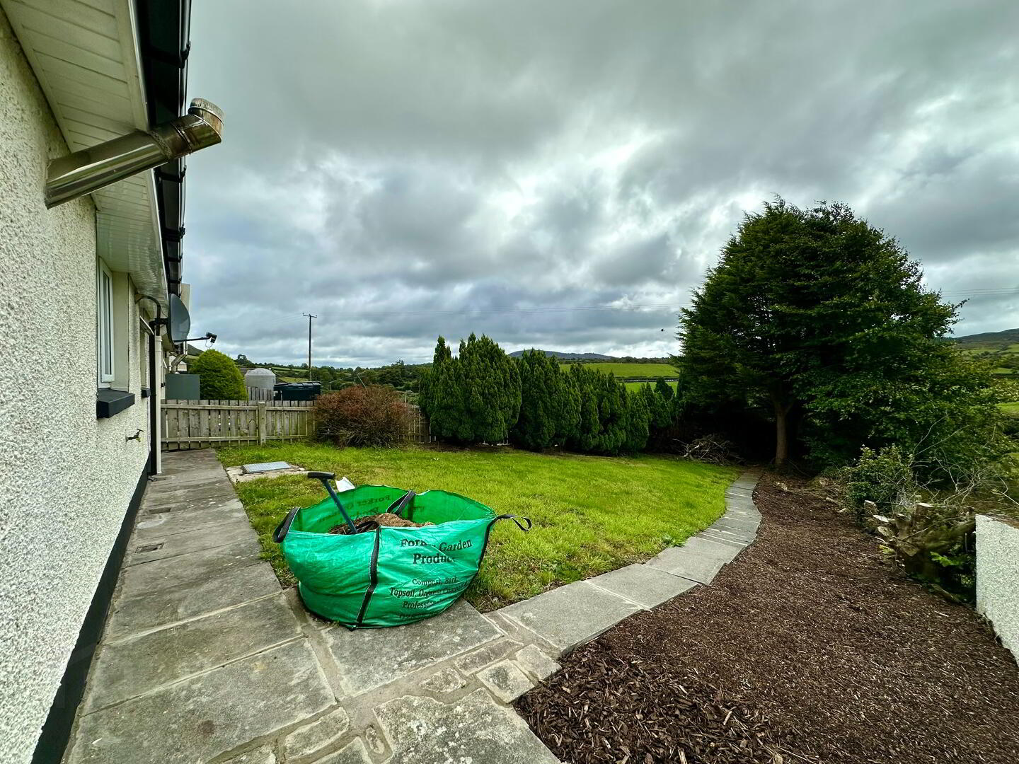 1 Calmor Crescent 16 of 17