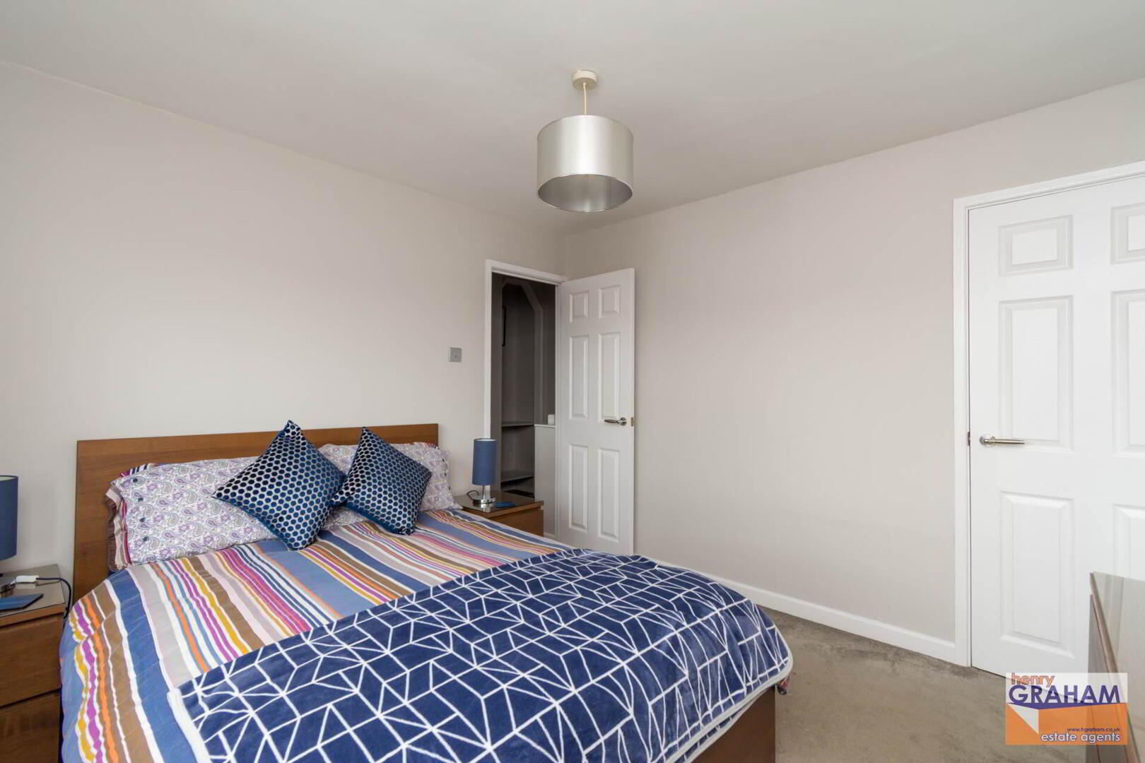 8 Warren Grove 13 of 17