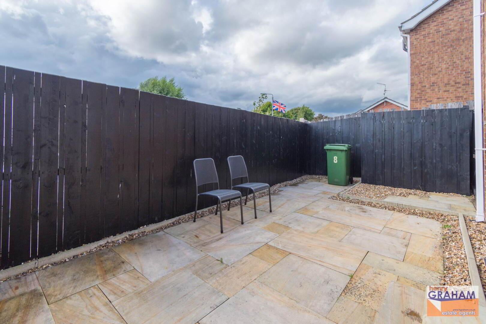 8 Warren Grove 15 of 17