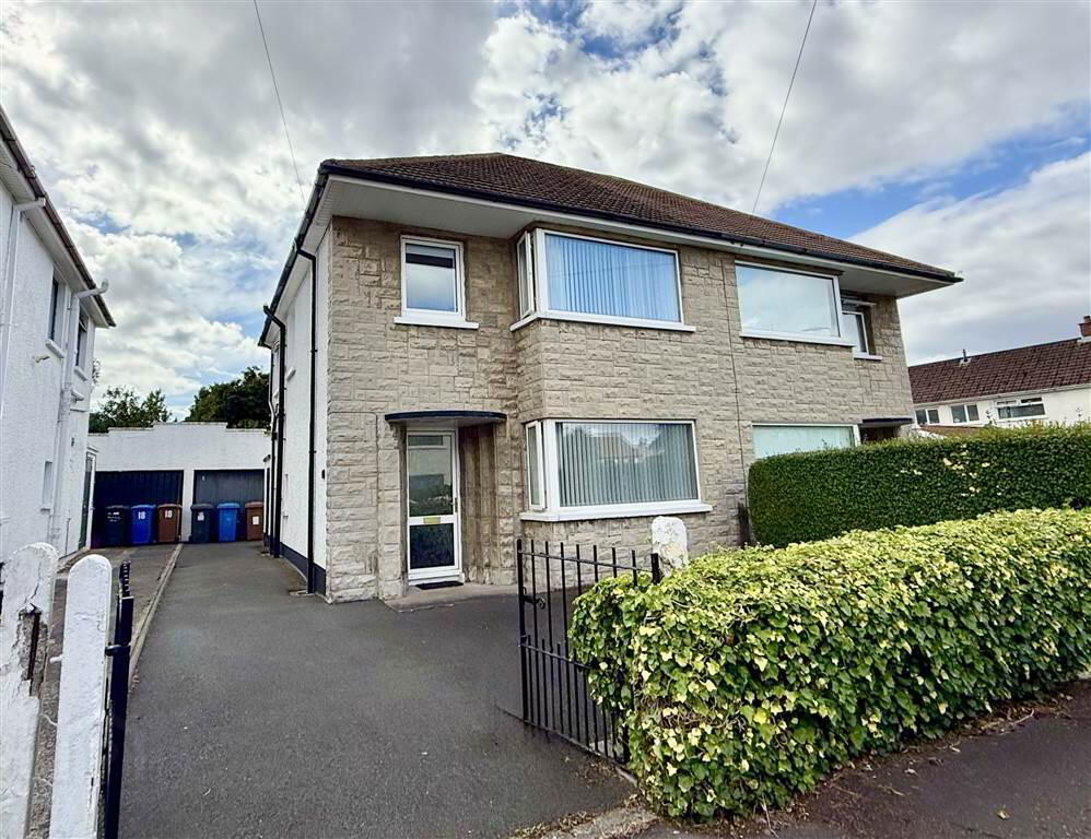 20 Rochester Drive 1 of 12