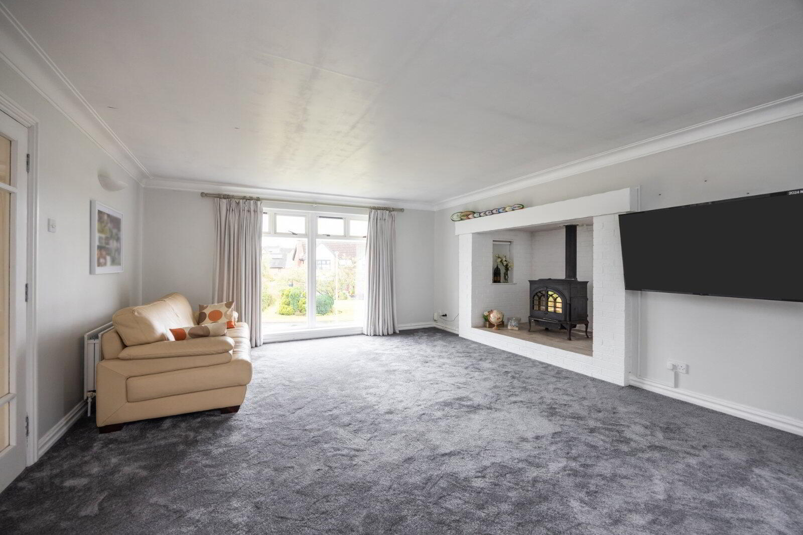 18 Croft Hill 7 of 27
