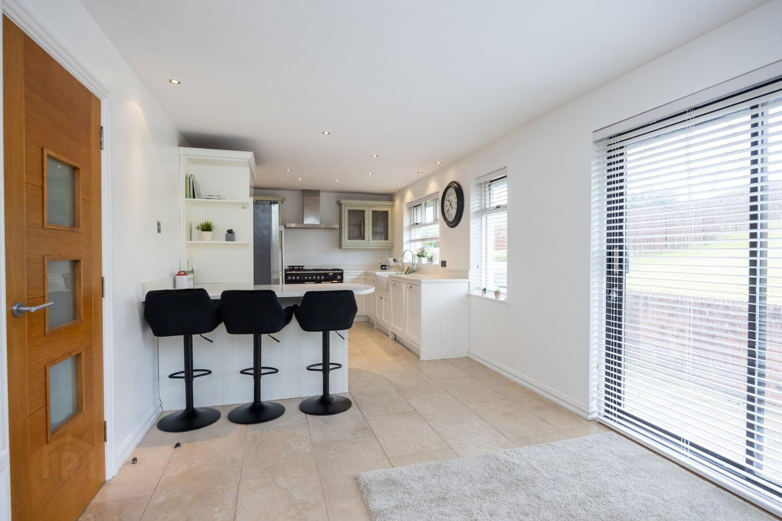 18 Croft Hill 11 of 27