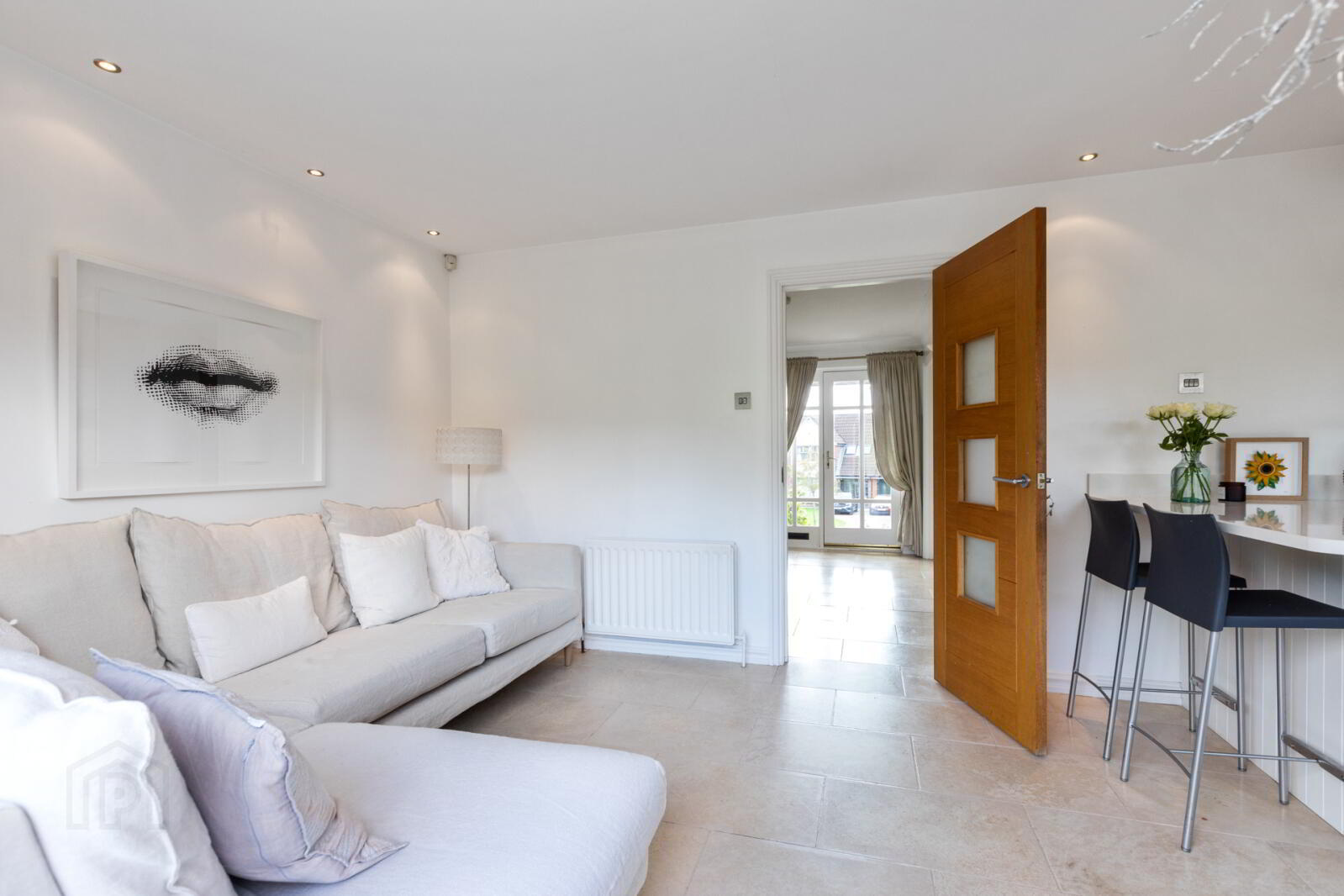 18 Croft Hill 12 of 27