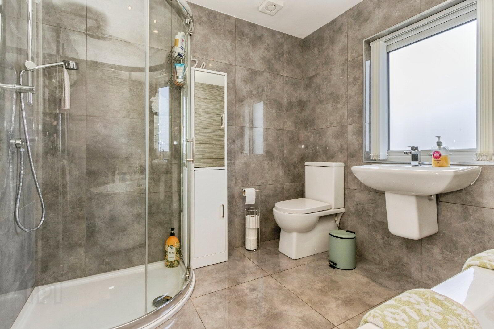3 Orchard Gardens 8 of 21