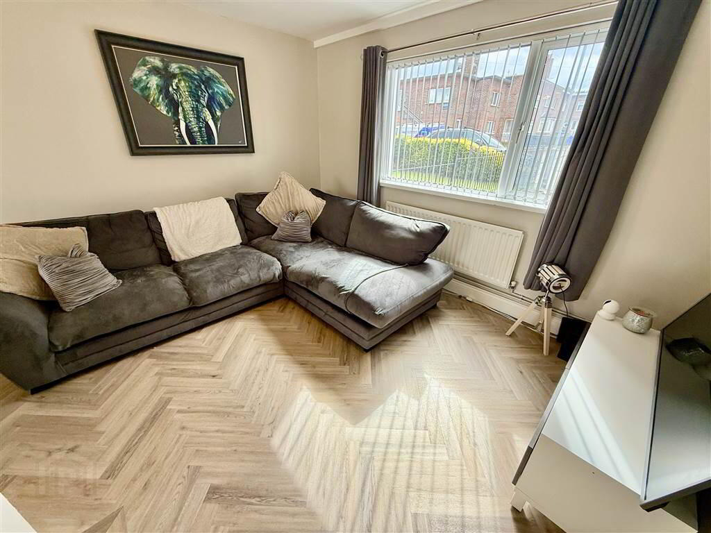 20 Lissan Close 3 of 14