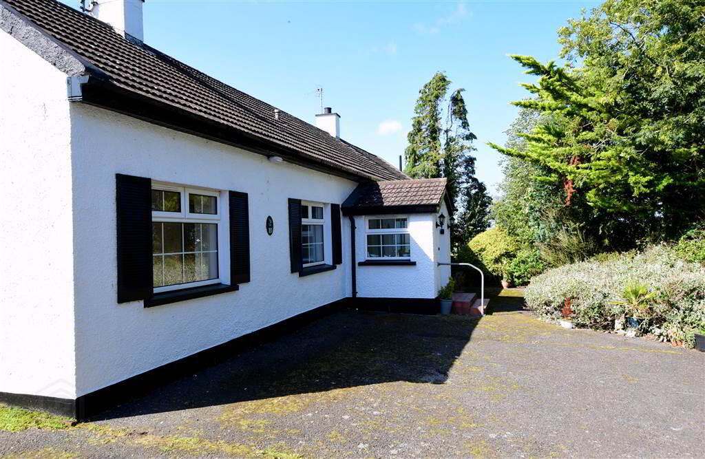 C House, Outbuildings Set On Six Acres, 10 Kilbright Road 3 of 40