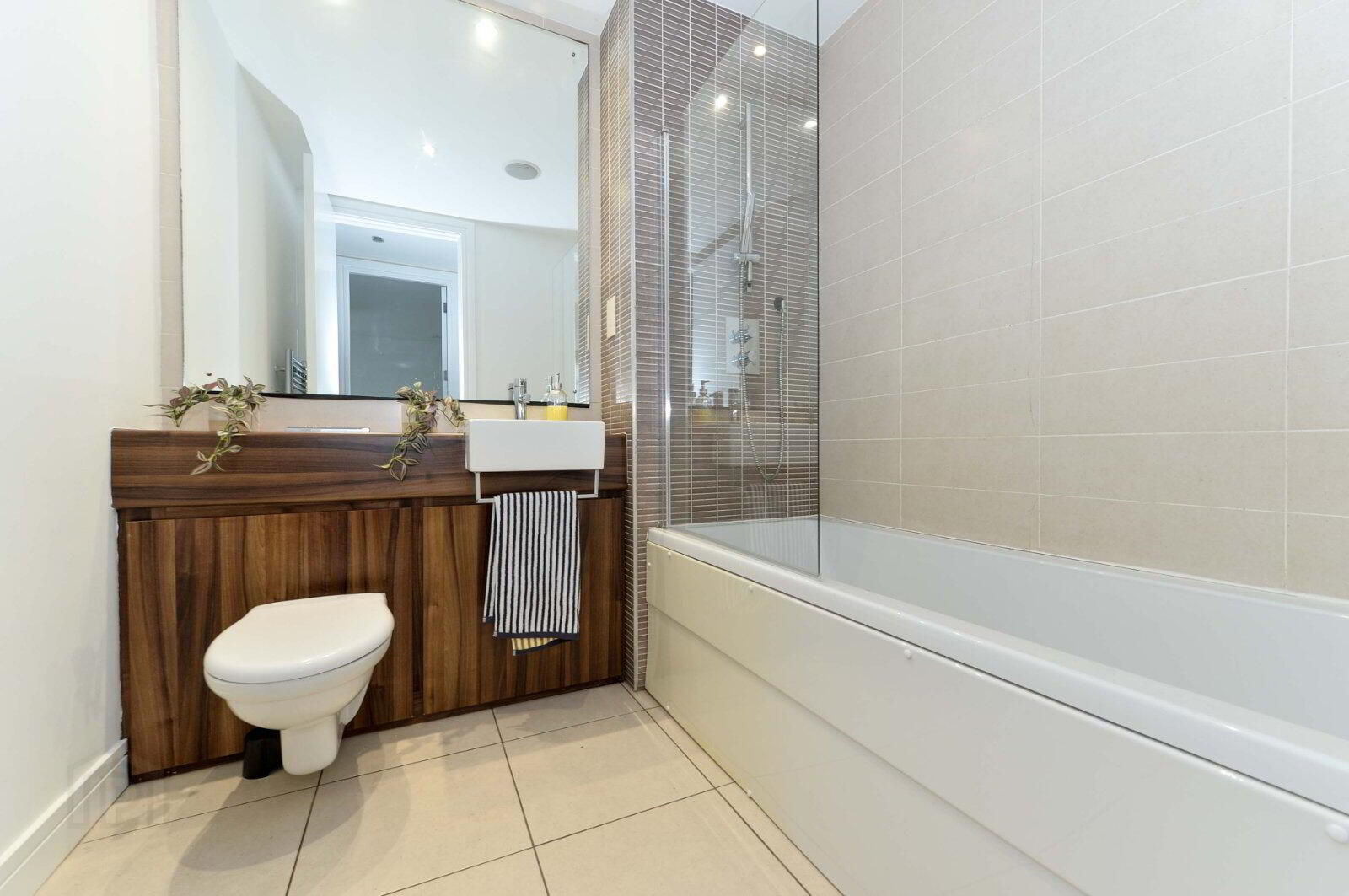 Apartment 9.38 The Arc 2i Queens Road 13 of 16