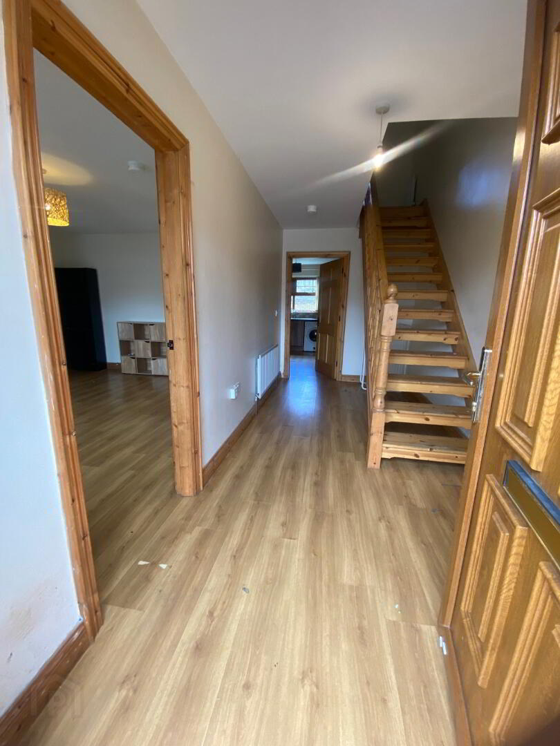 11 Hawthorne Mews 2 of 13