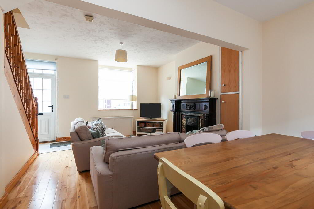 Adelaide Cottages, 21 Rathcool Street 4 of 12