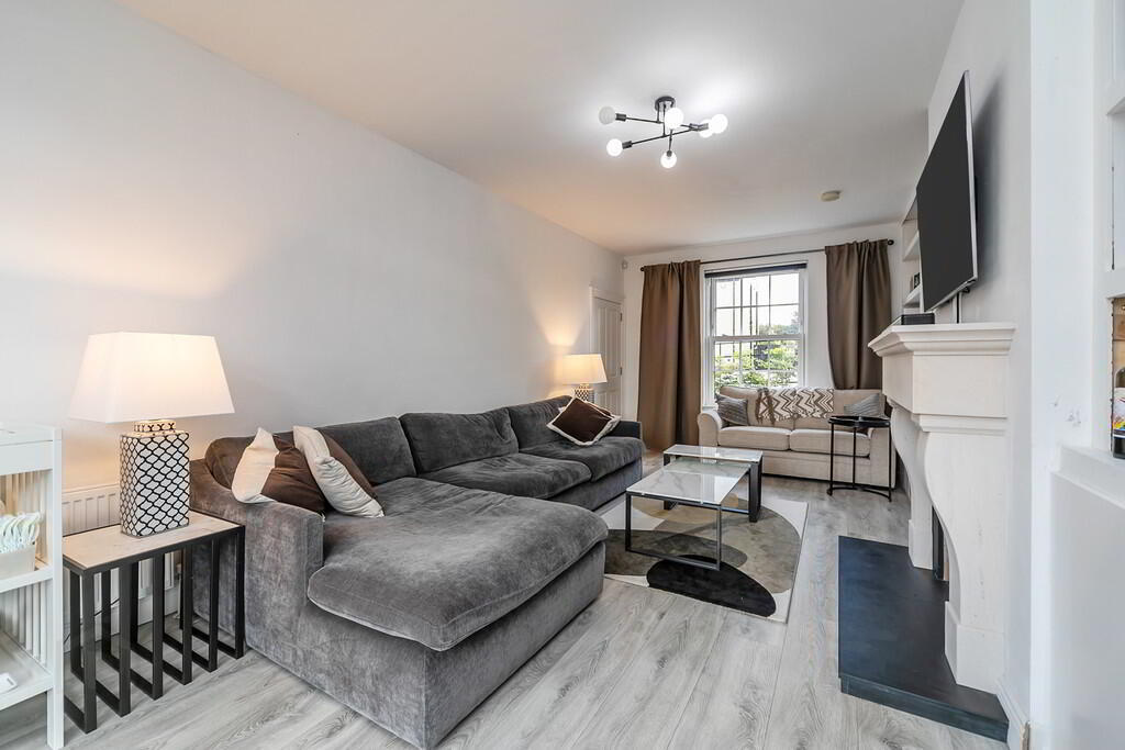52 Governors Gate Demesne 7 of 37
