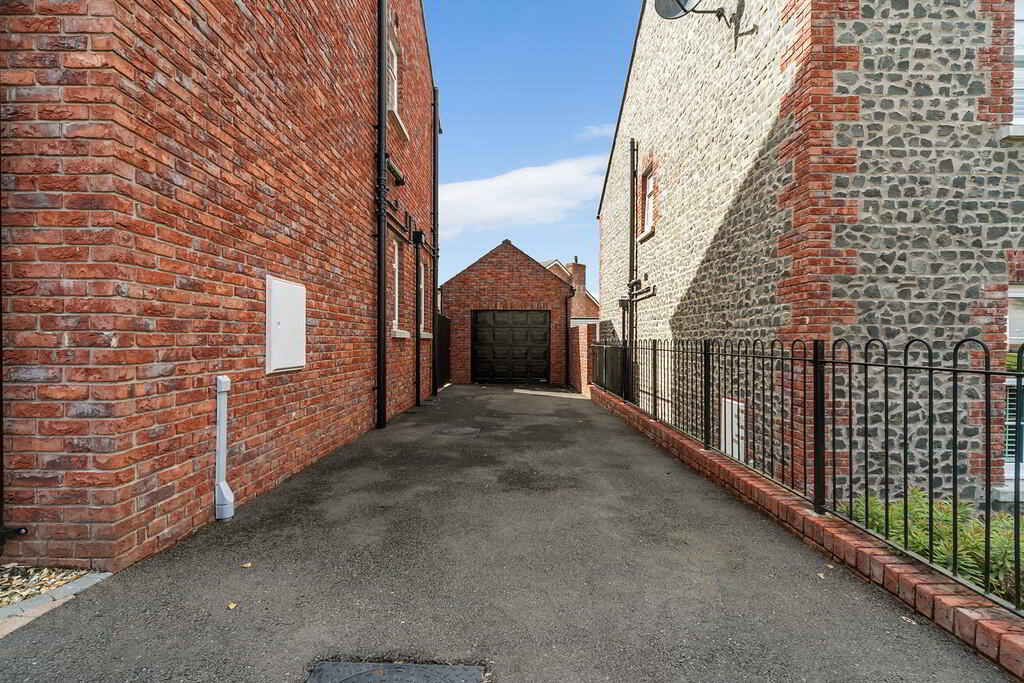 52 Governors Gate Demesne 36 of 37