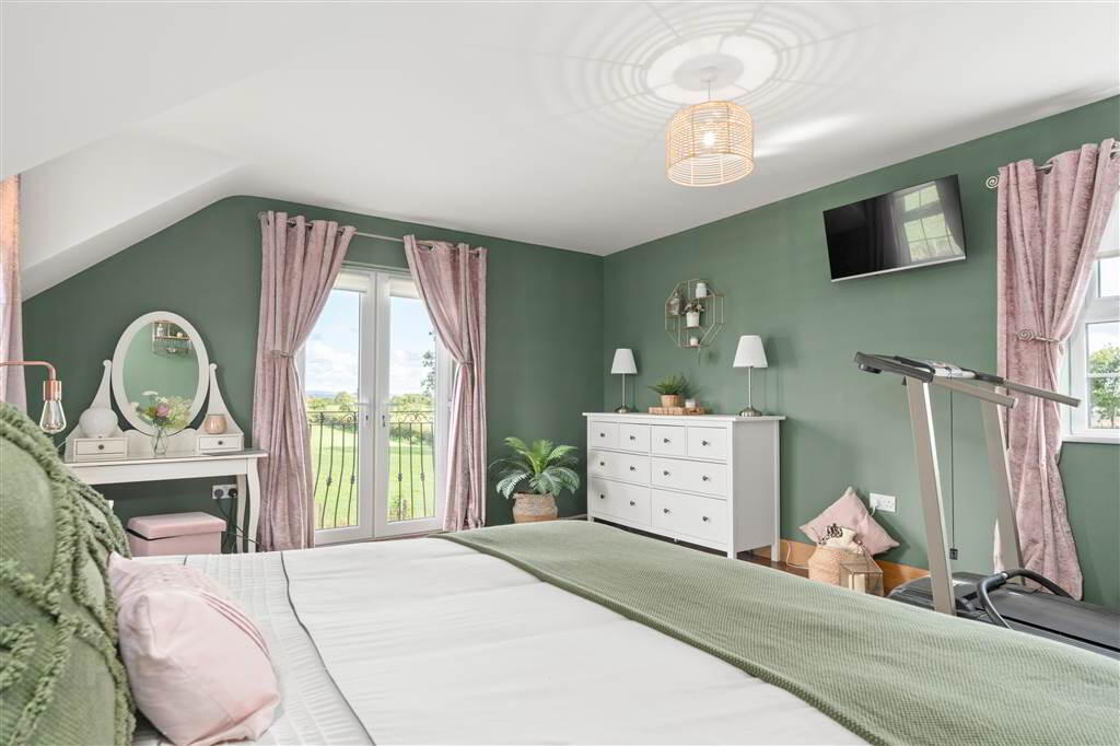 112 Glebe Road 33 of 52