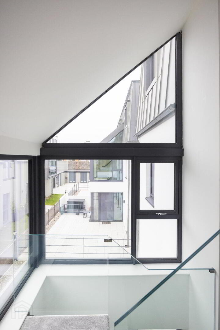 55a Causeway Street 16 of 35