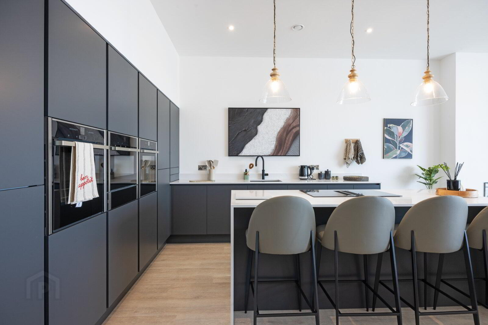 55a Causeway Street 9 of 35