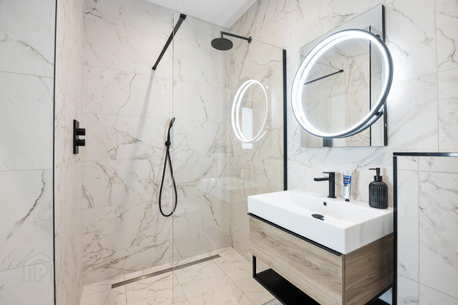 55a Causeway Street 26 of 35
