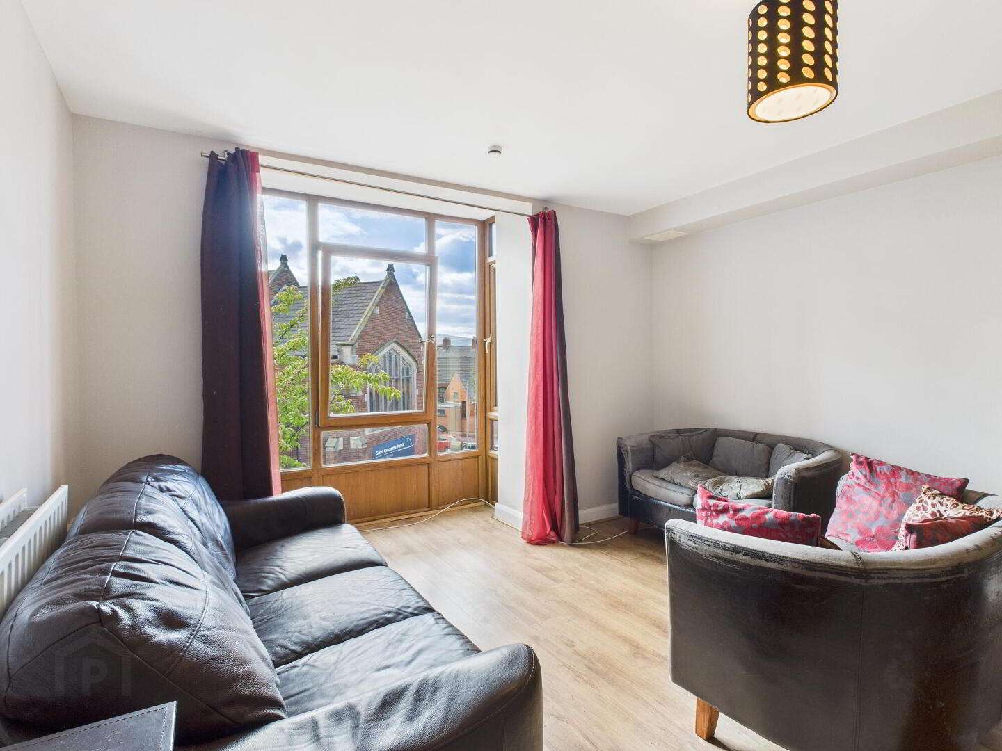 114 Templemore Avenue 4 of 10