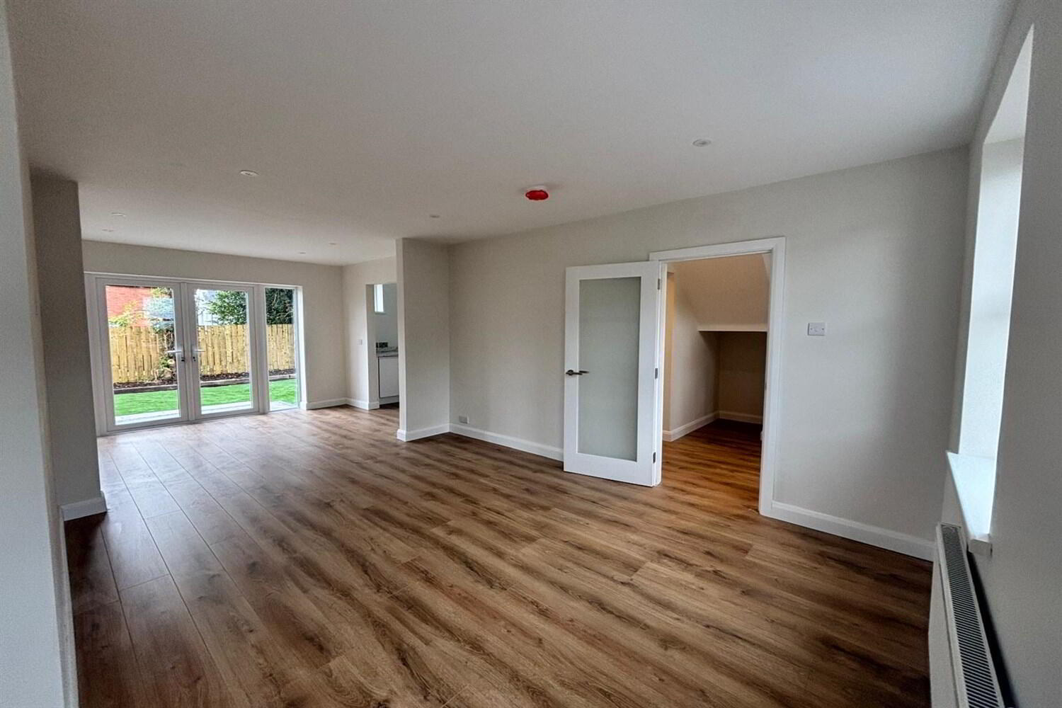 80 Cliftondene Crescent 3 of 21