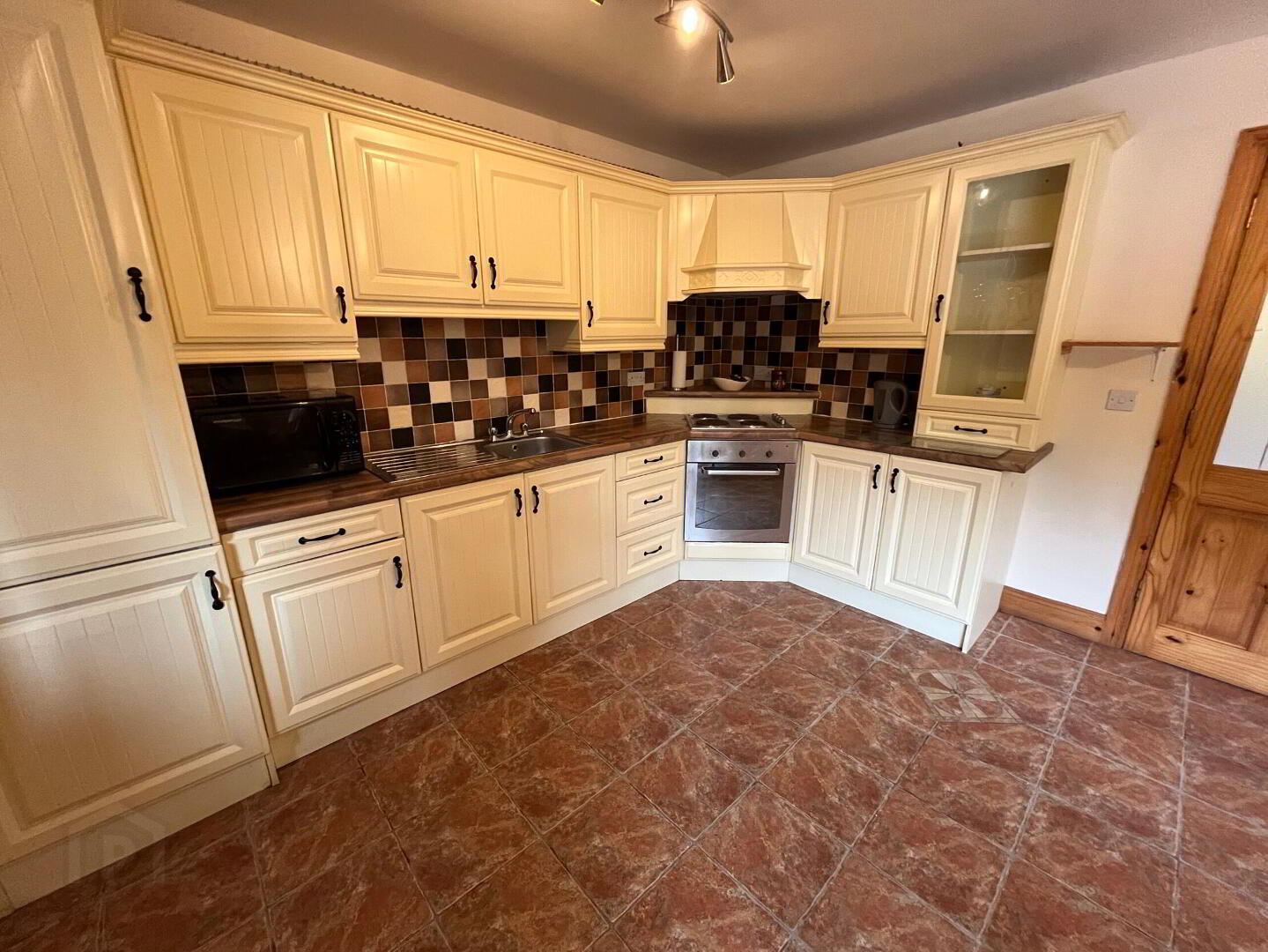 No. 60 Creamery Road 11 of 34