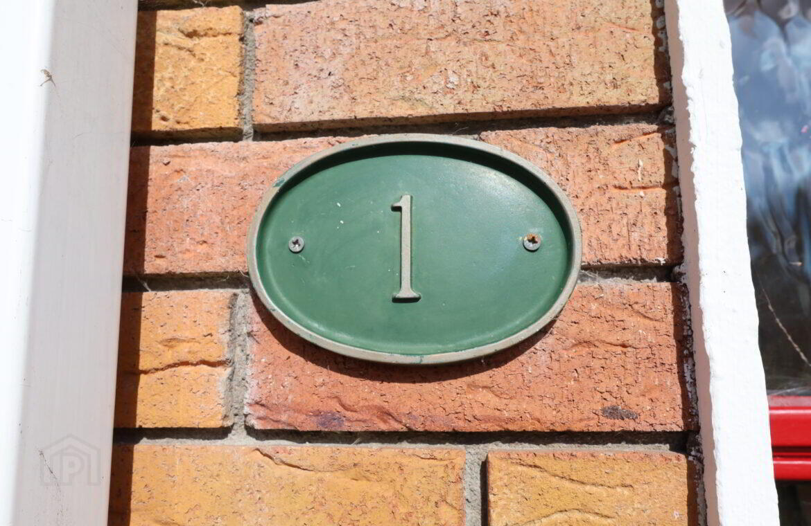 1 Wrenville 3 of 32