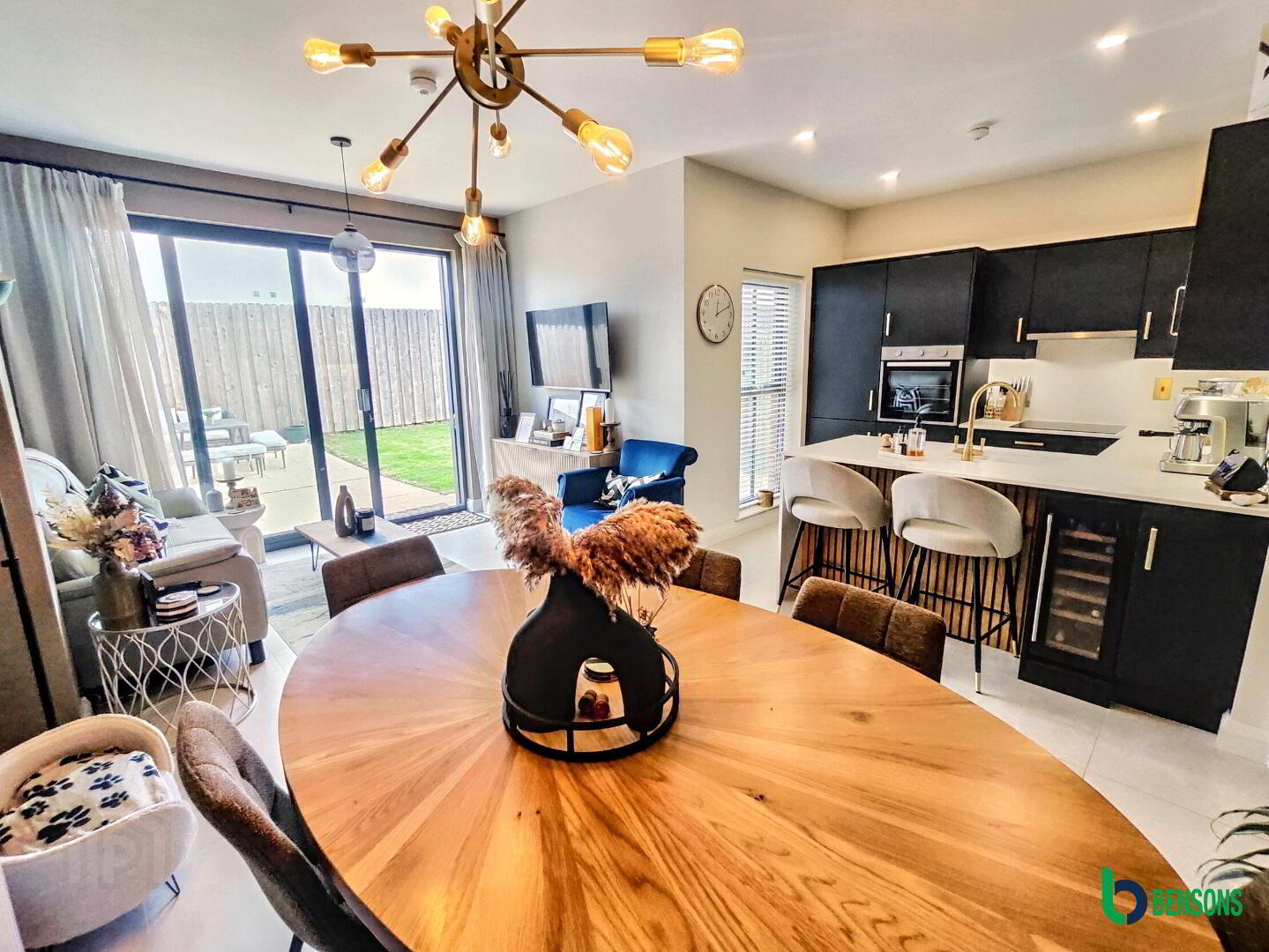 28 Earls Gate Square 9 of 27