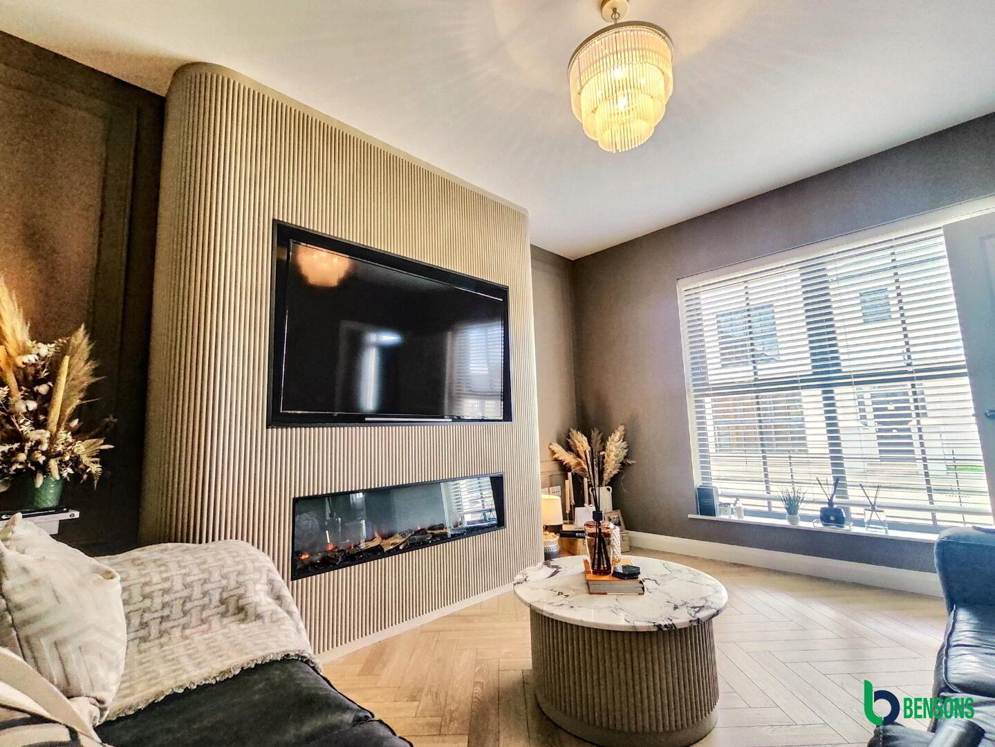 28 Earls Gate Square 2 of 27