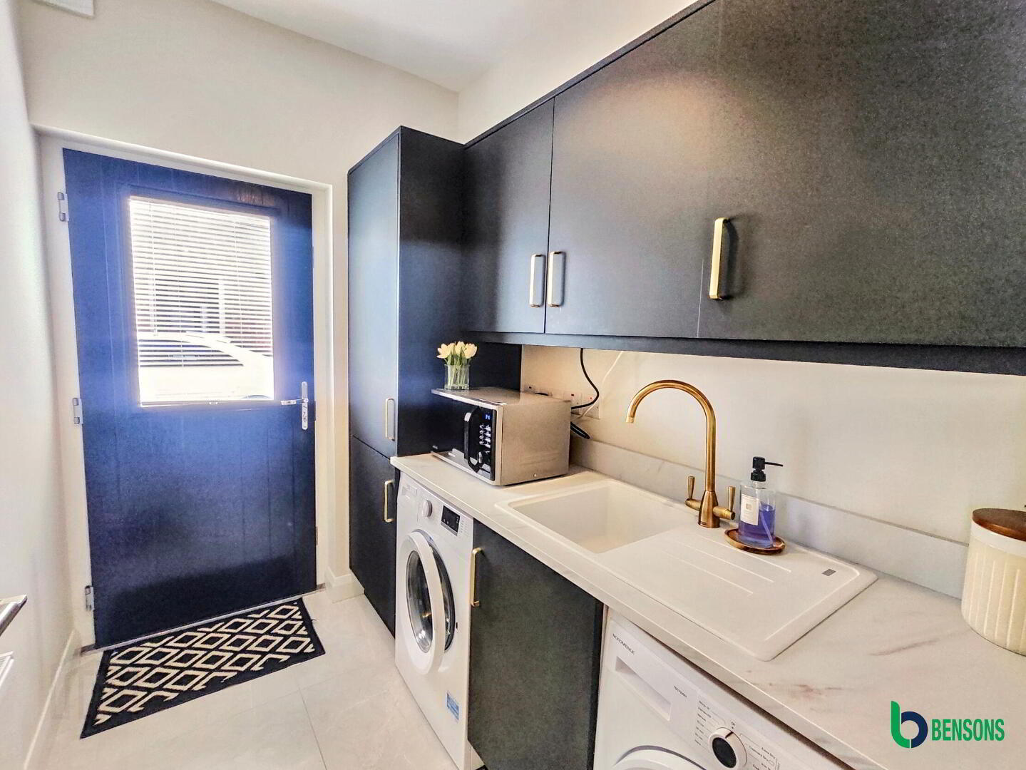 28 Earls Gate Square 11 of 27