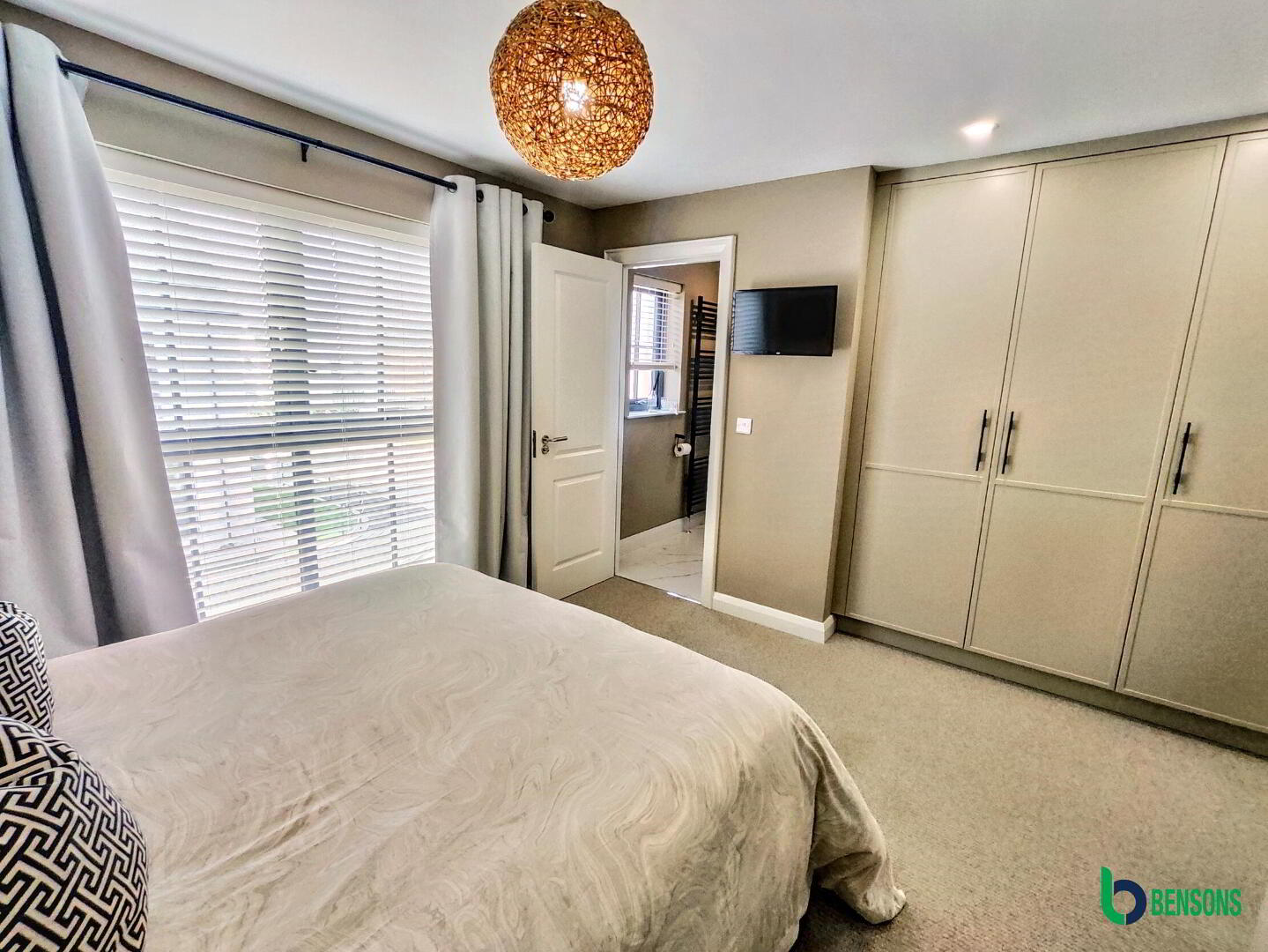 28 Earls Gate Square 13 of 27